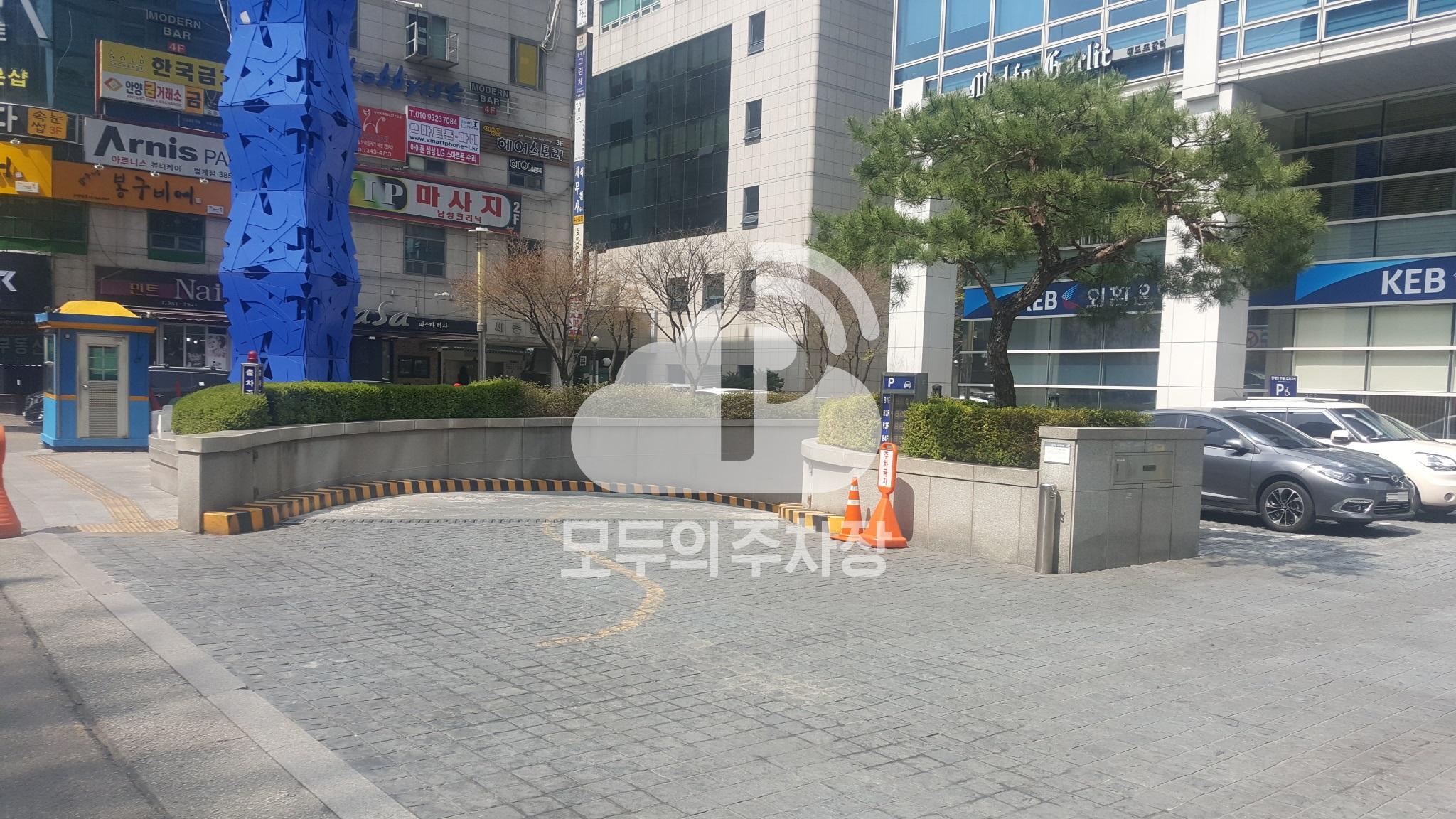 한화금융프라자 주차장 이미지 1