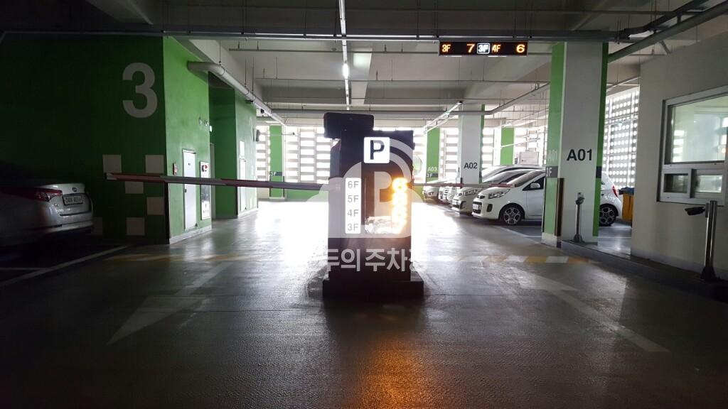 W스퀘어 주차장 이미지 3