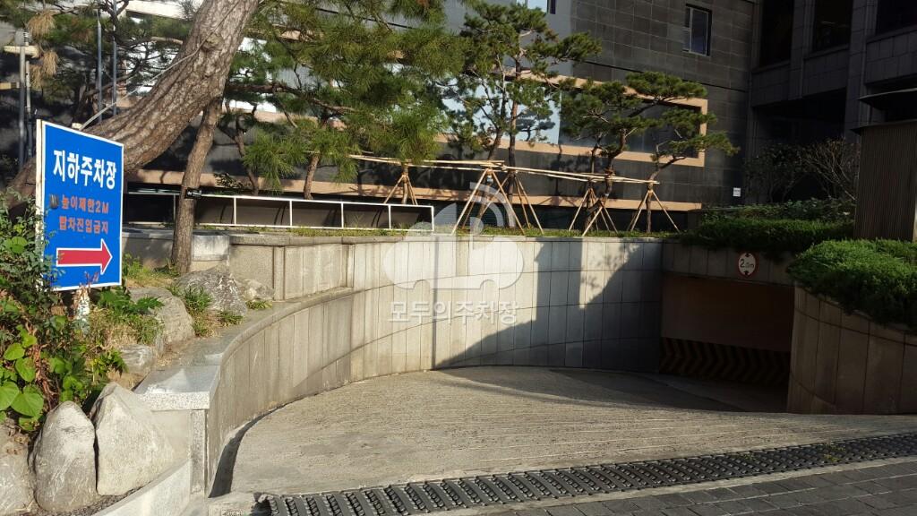 한국프레스센터 주차장 이미지 3
