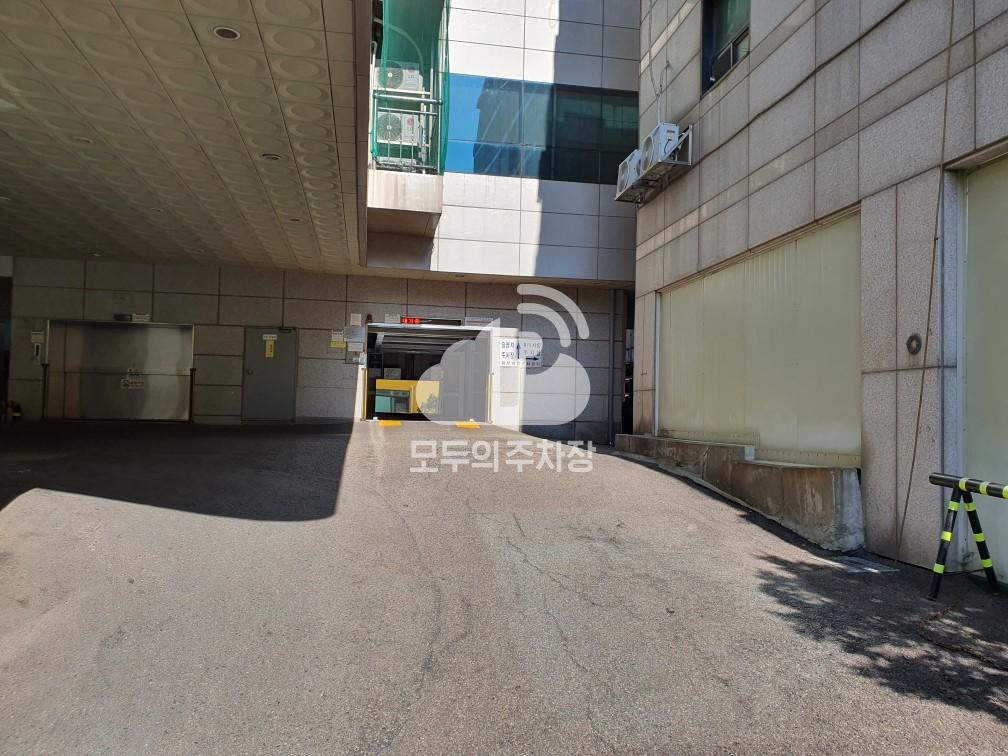 성원빌딩 주차장 이미지 1