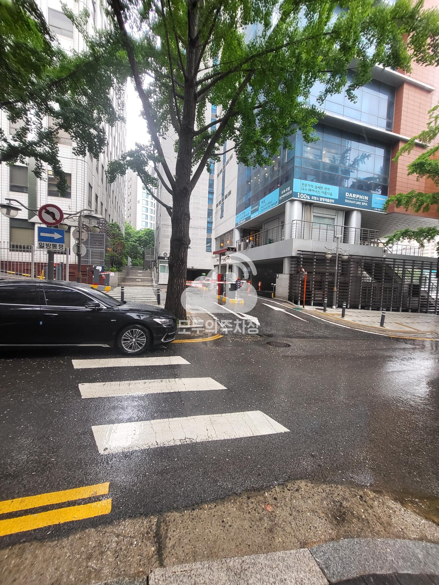 KT과천 주차장 이미지 2