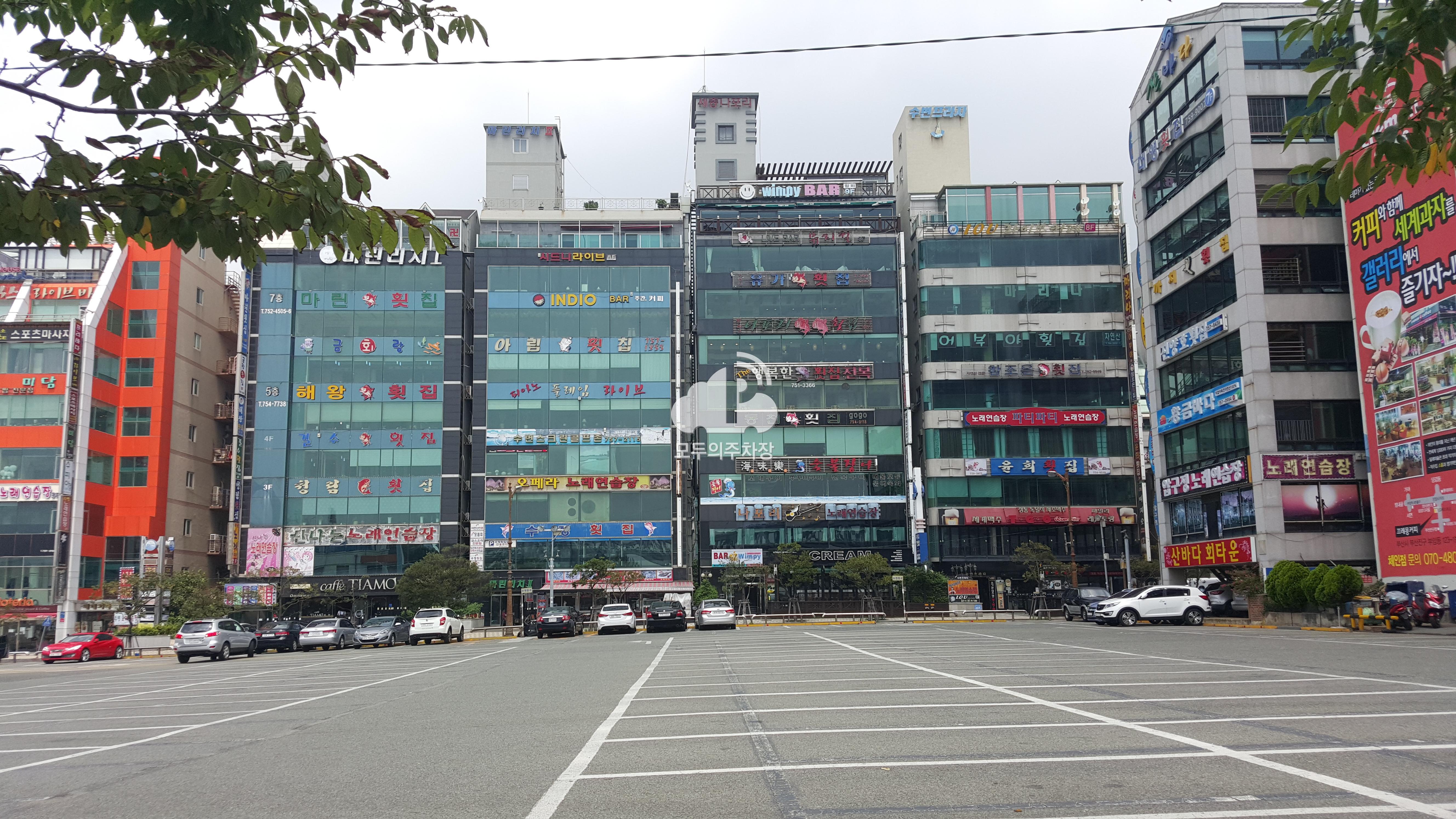 수변공원 공영 주차장 이미지 3