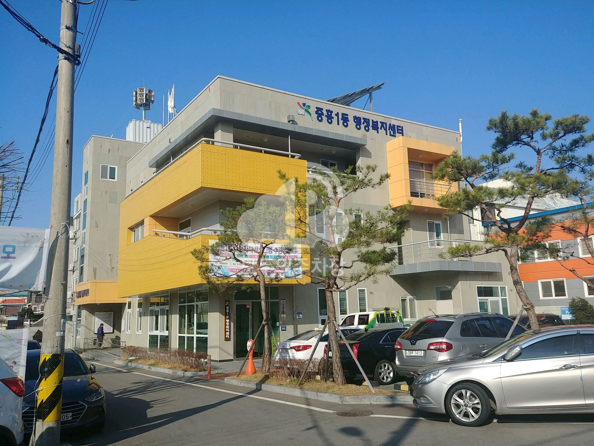 중흥1동주민센터 주차장 이미지 1