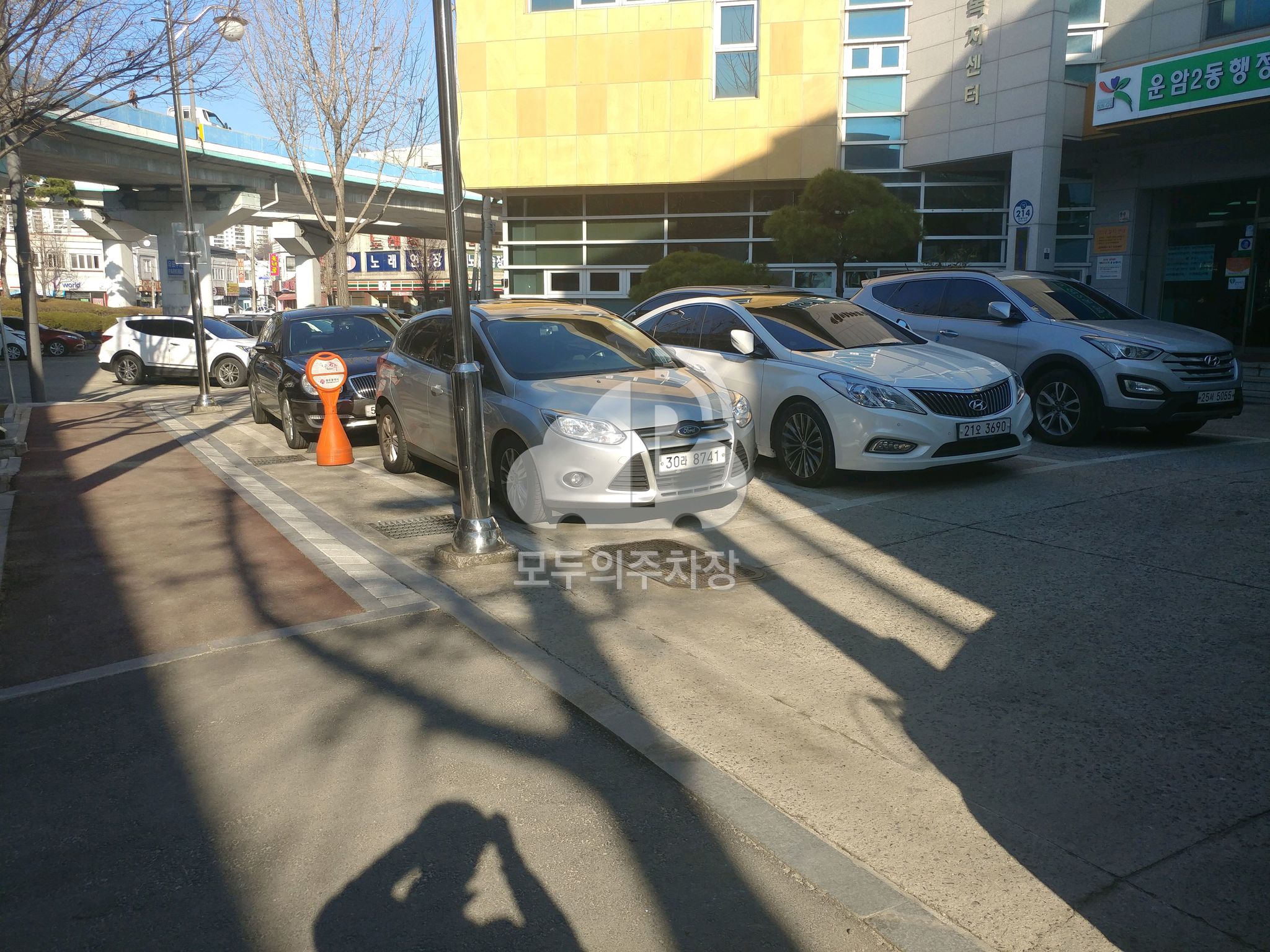 운암2동주민센터 주차장 이미지 2