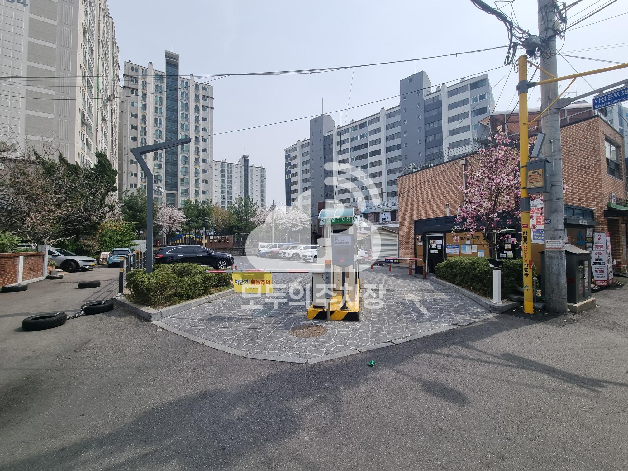 용현5동 토지시장 제1 공영 주차장 이미지 1