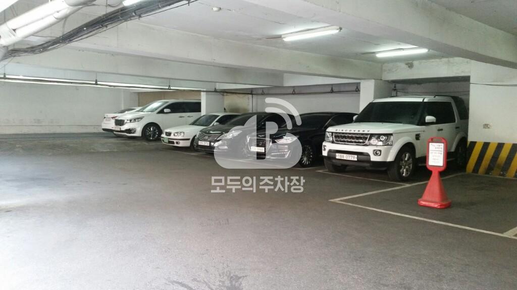 정석빌딩 주차장 이미지 2