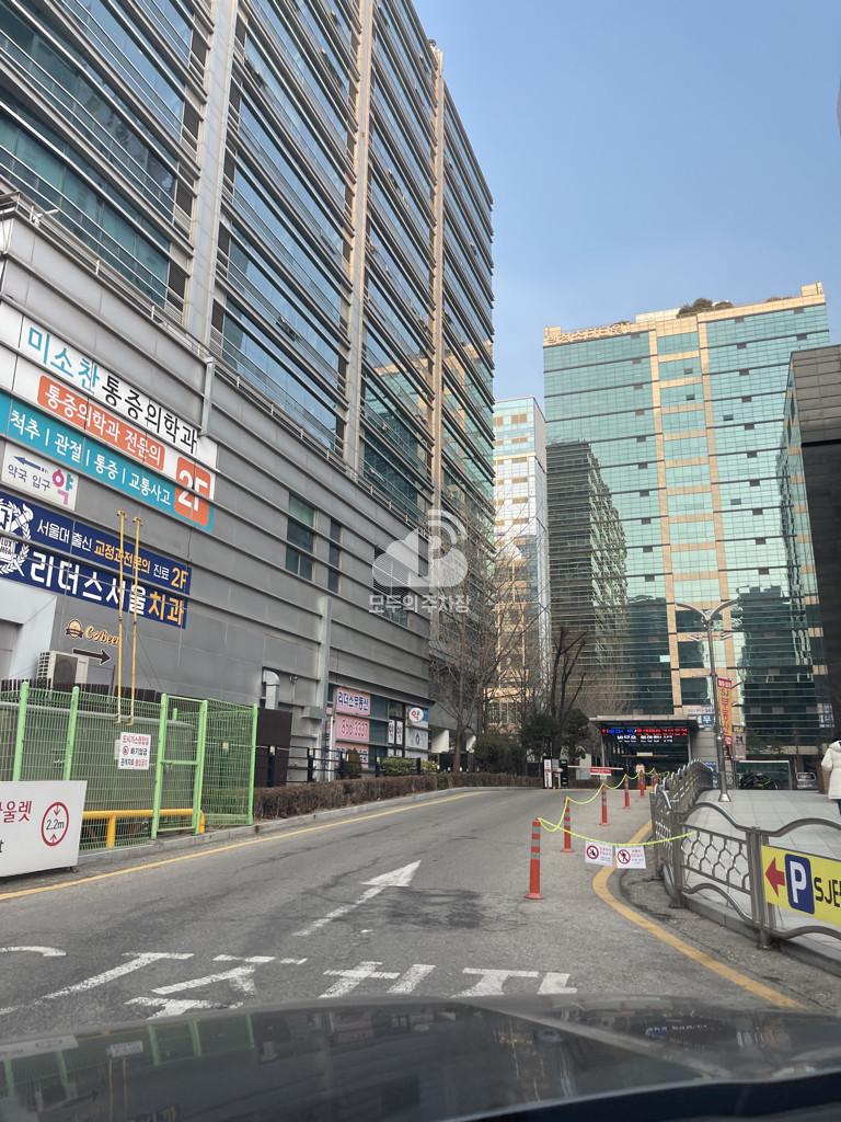 SJ테크노빌 민영 주차장 이미지 1