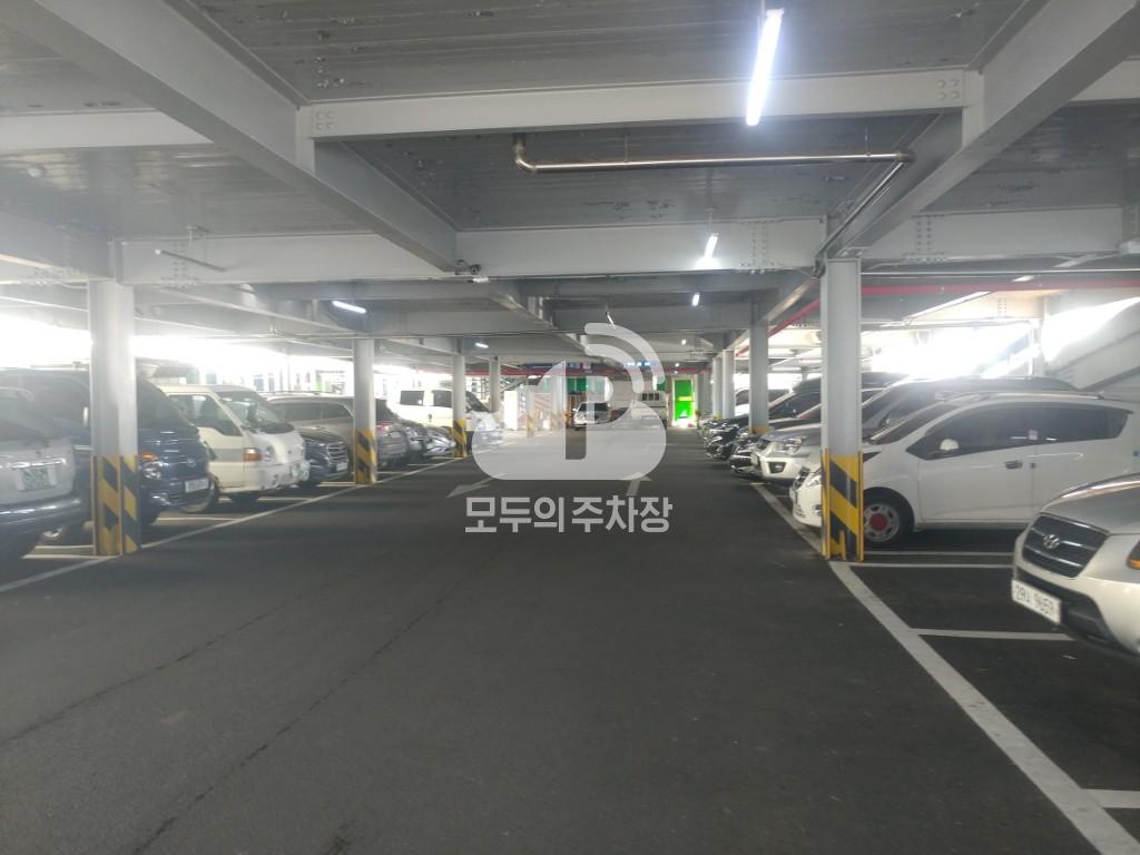 자유시장 공영 주차장 이미지 2