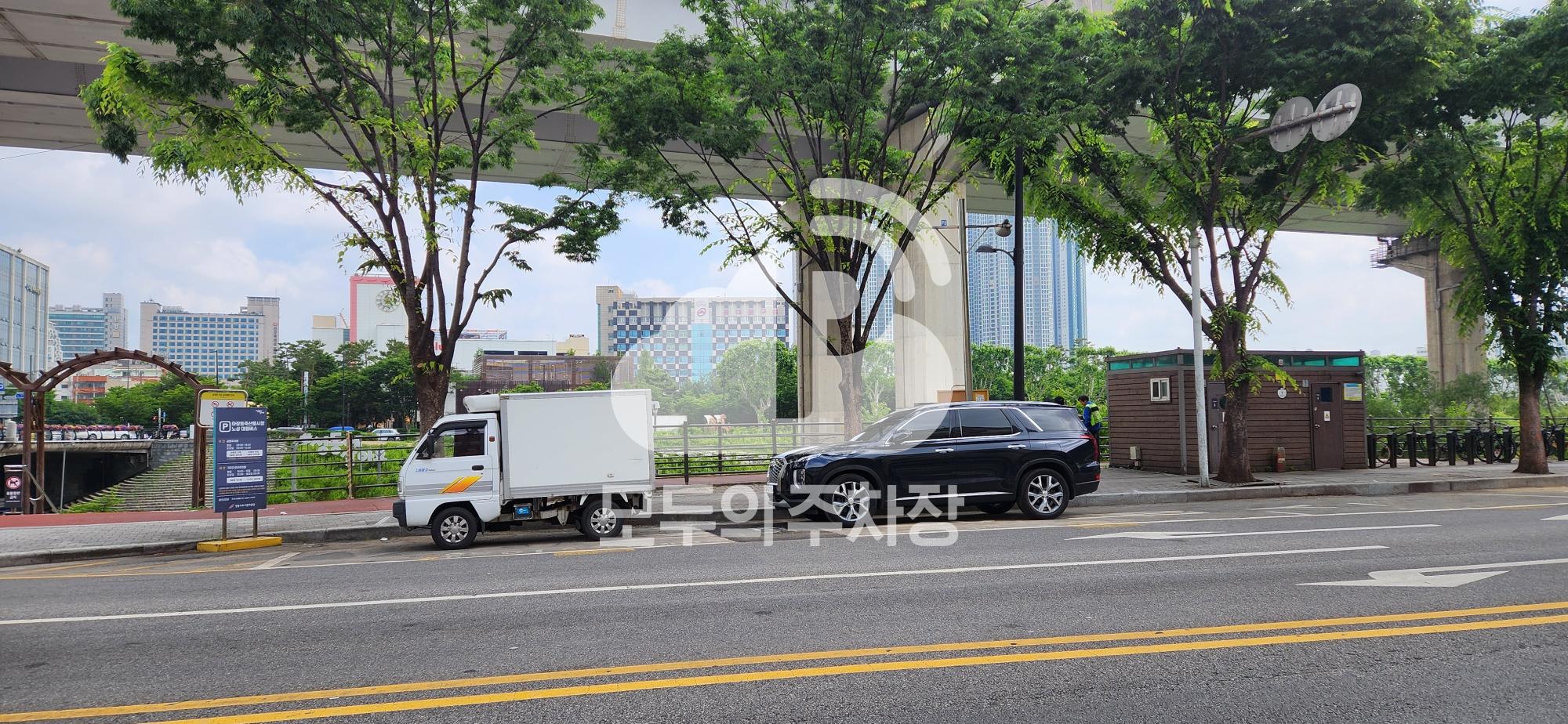 마장동 축산물시장 대형버스 노상 공영 주차장 이미지 1