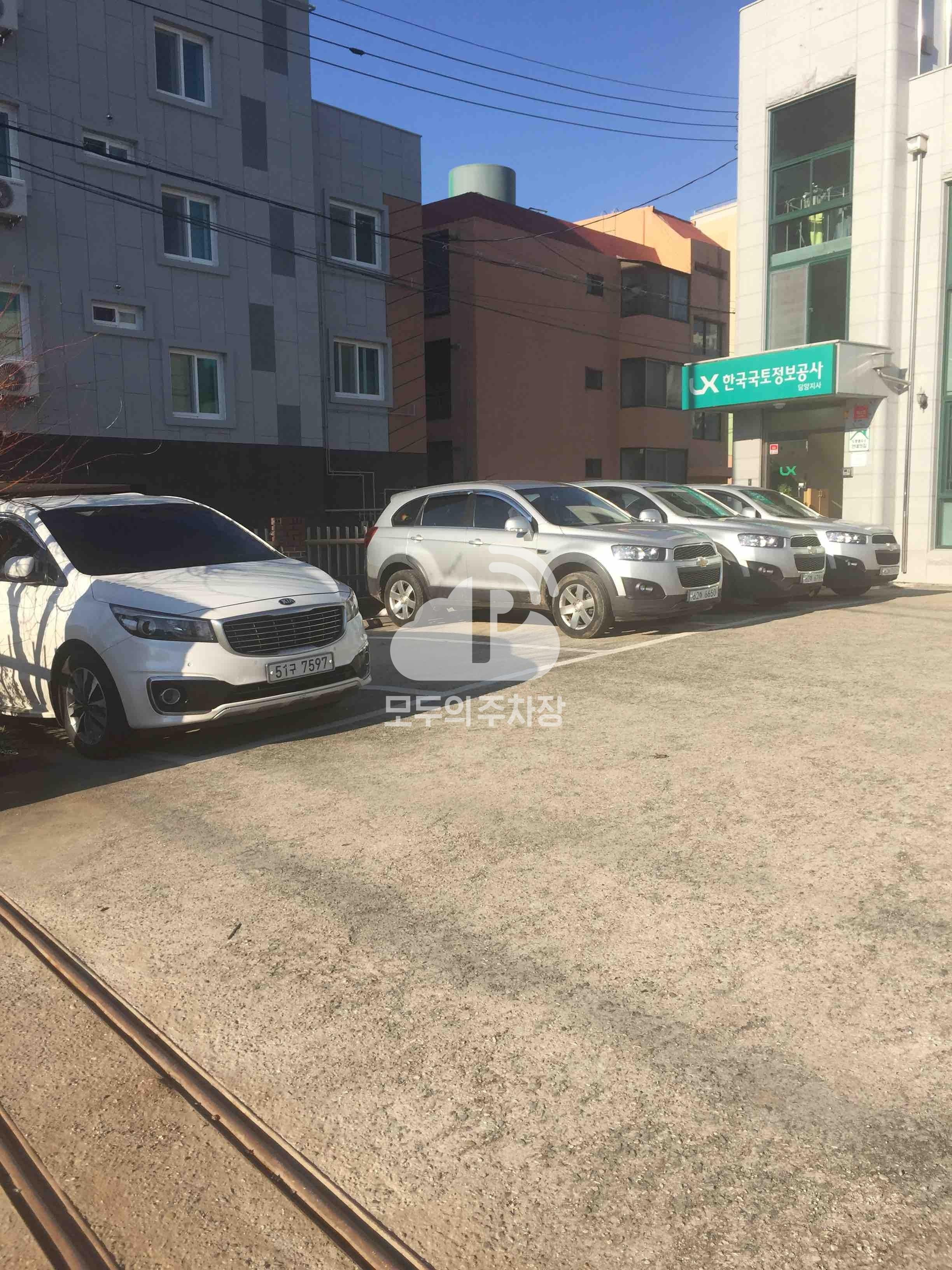한국국토정보공사 담양군지사 주차장 이미지 2