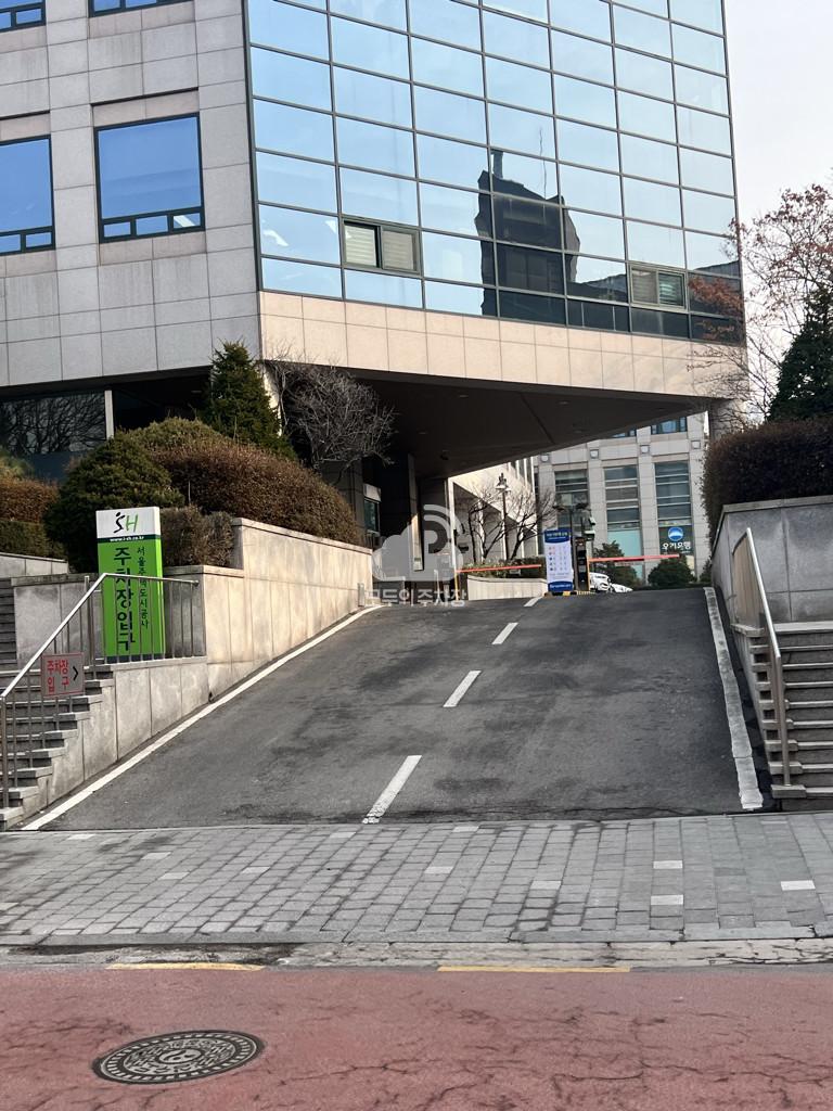 SH공사 주차장 이미지 2
