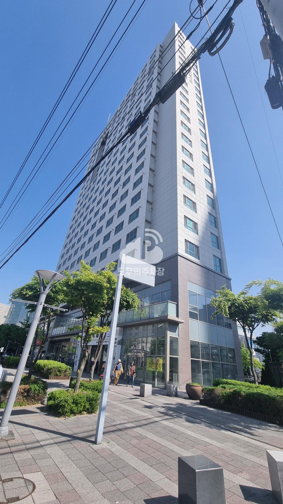 센트럴푸르지오시티 주차장 이미지 1