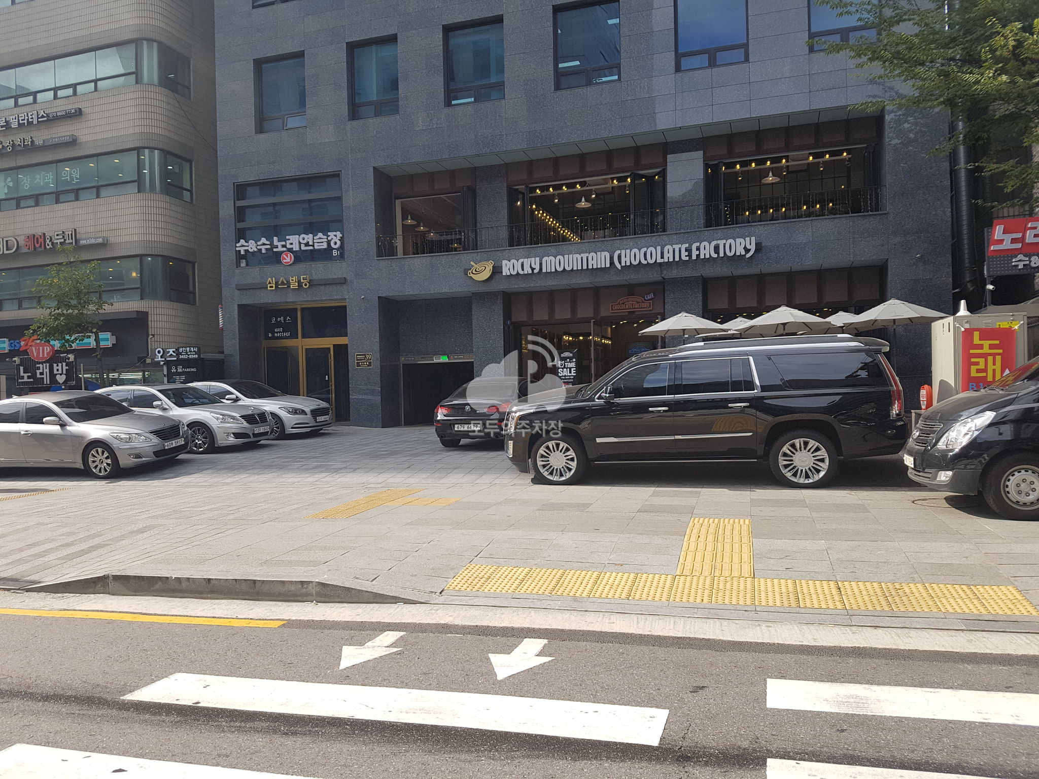 주차장 사진