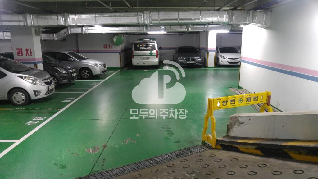 희성빌딩 민영 주차장 이미지 2