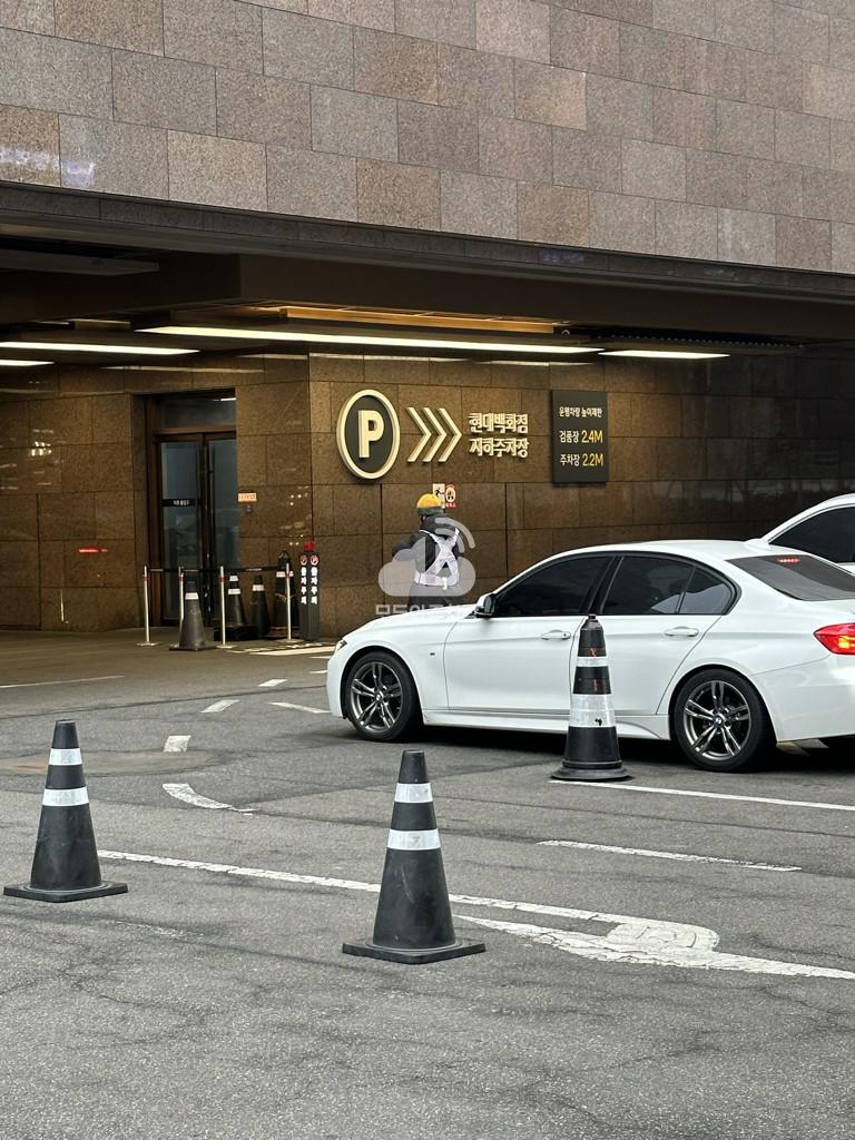 현대백화점 무역센터점 주차장 이미지 2