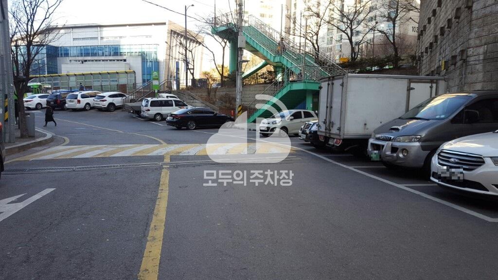 신동아종합상가 민영 주차장 이미지 2