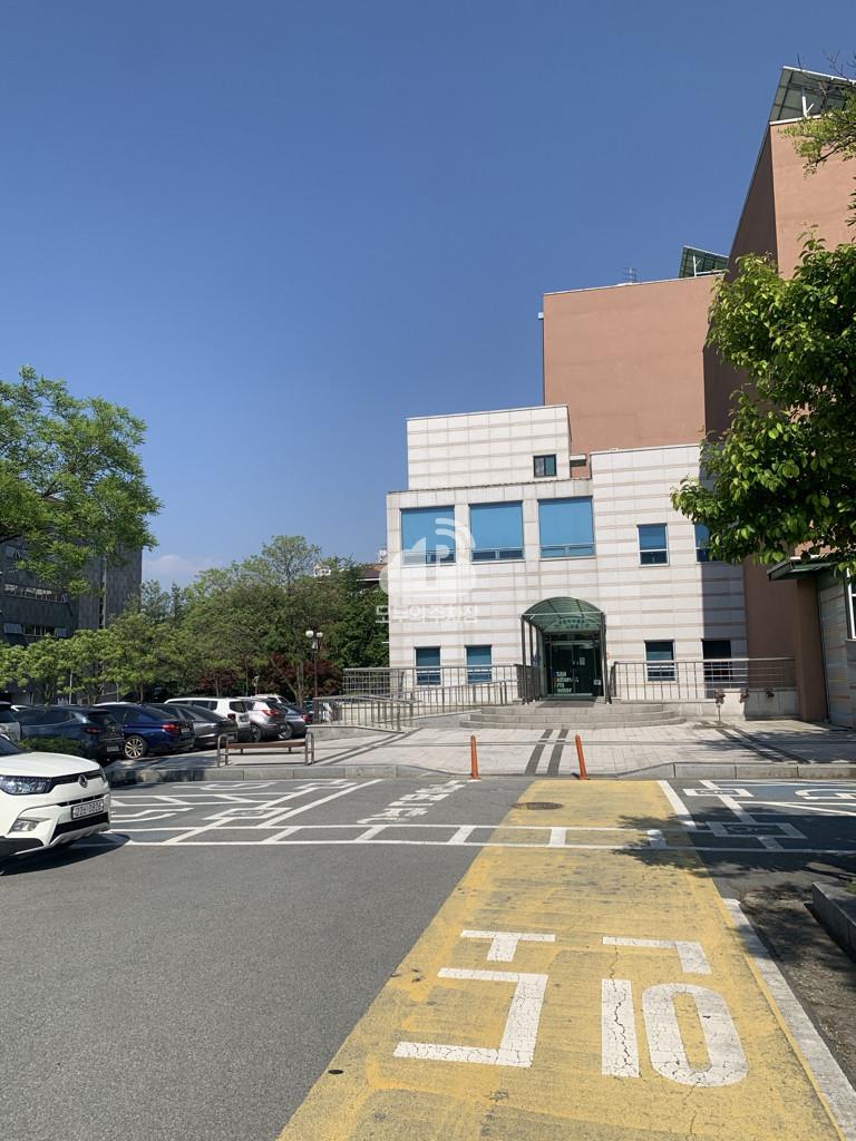 오산문화예술회관 주차장 이미지 4