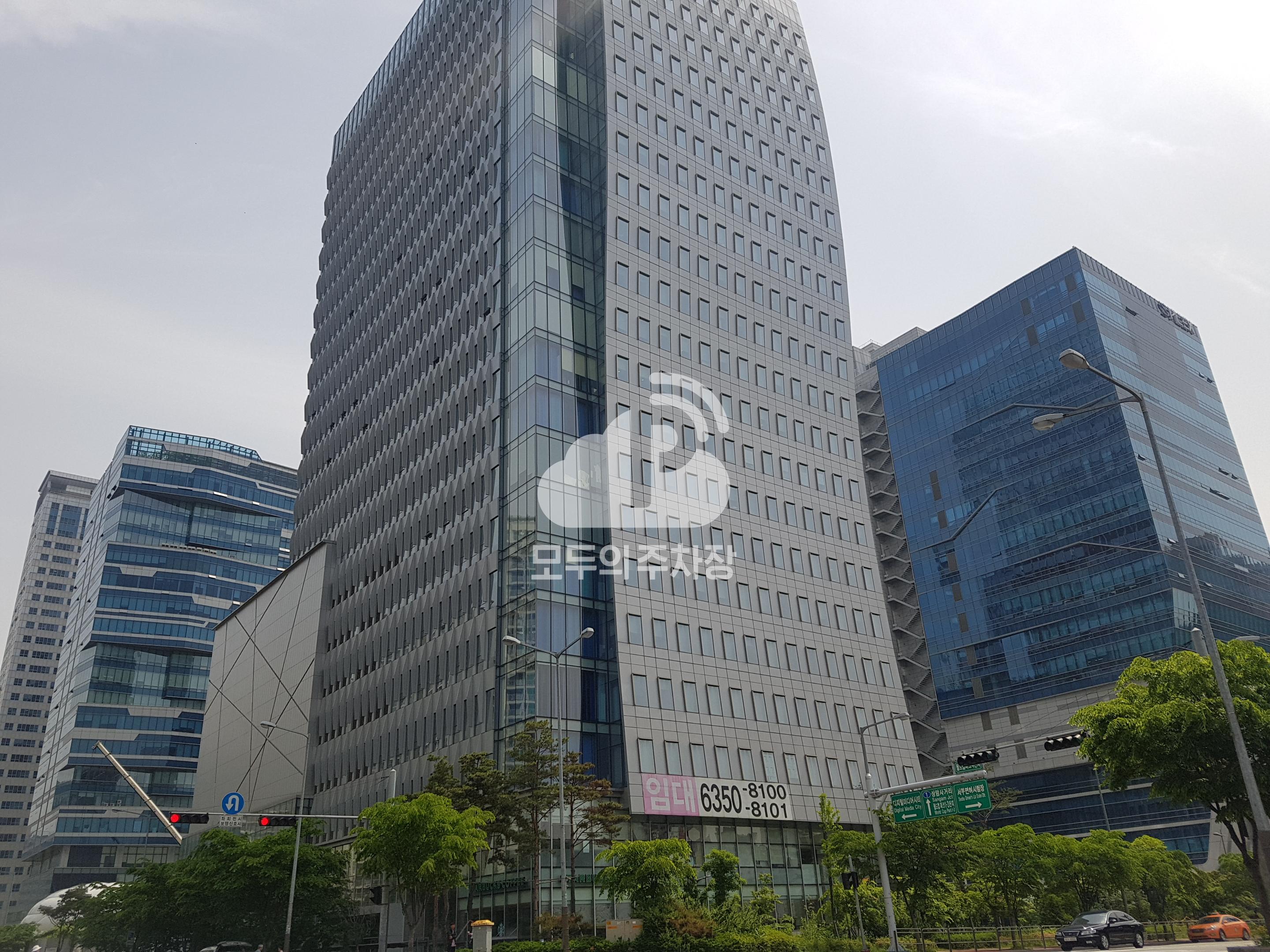 케이엠파크 디지털큐브 주차장 이미지 1
