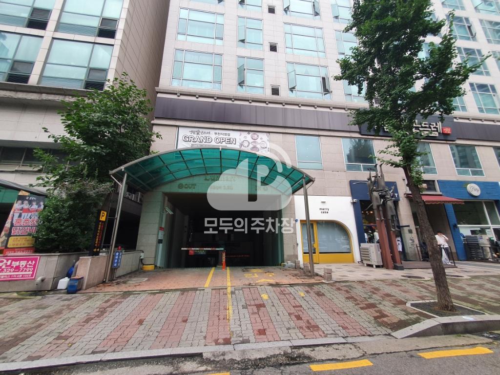 우림루미아트 주차장 이미지 1