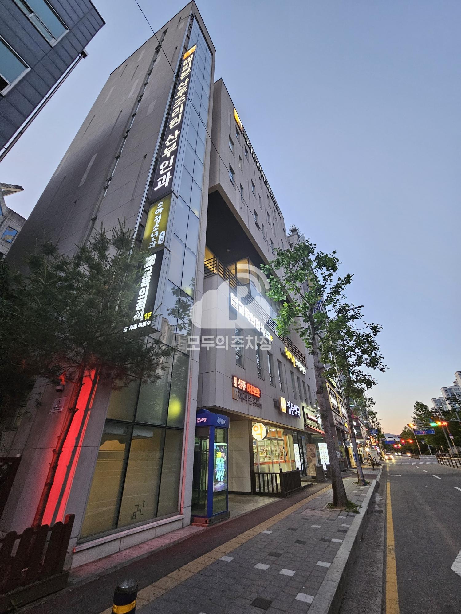 카카오 T 해피본산부인과 주차장 이미지 1