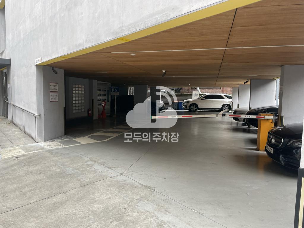 코너스톤 민영 주차장 이미지 3