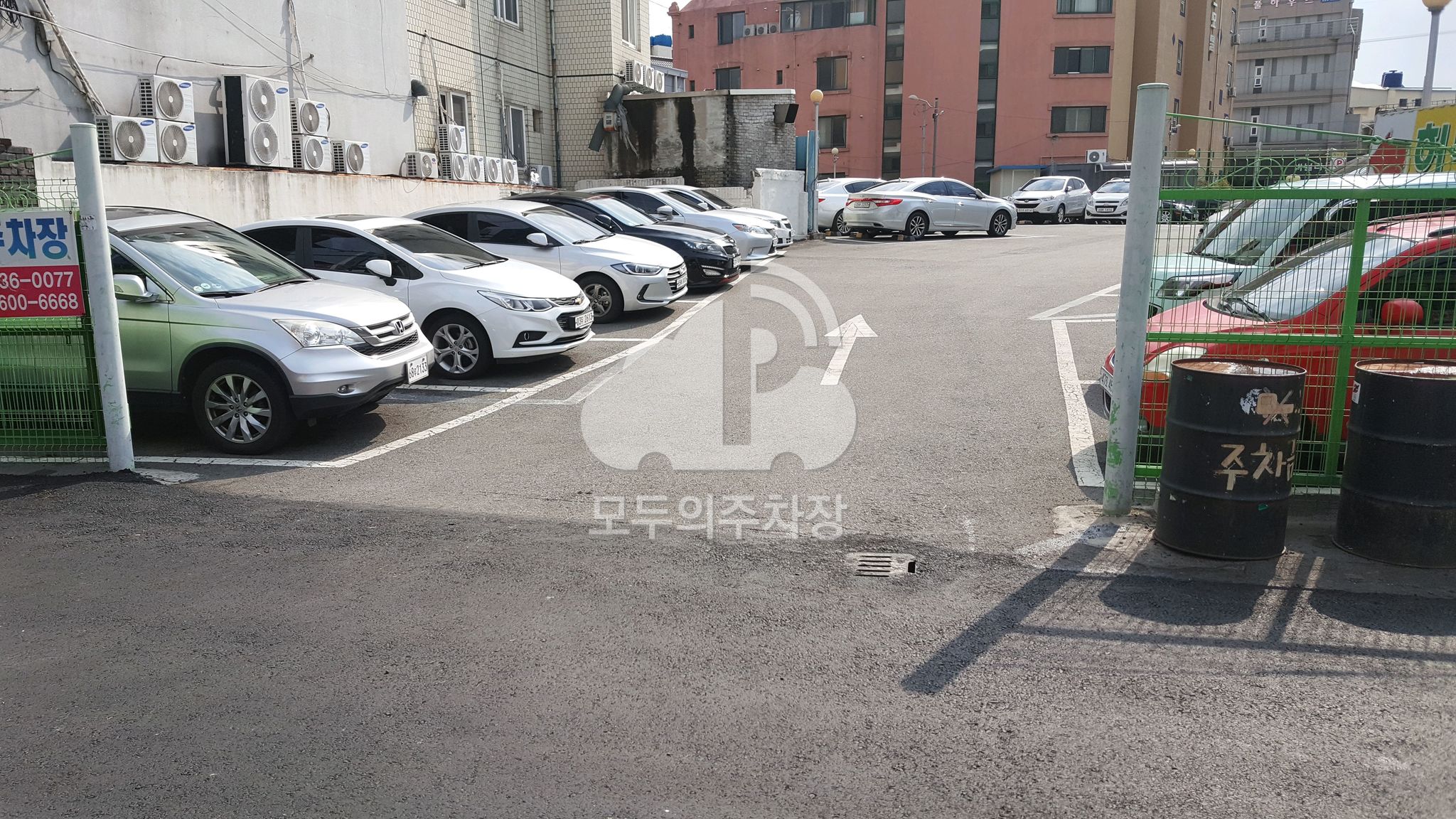 허브모텔 민영 주차장 이미지 1