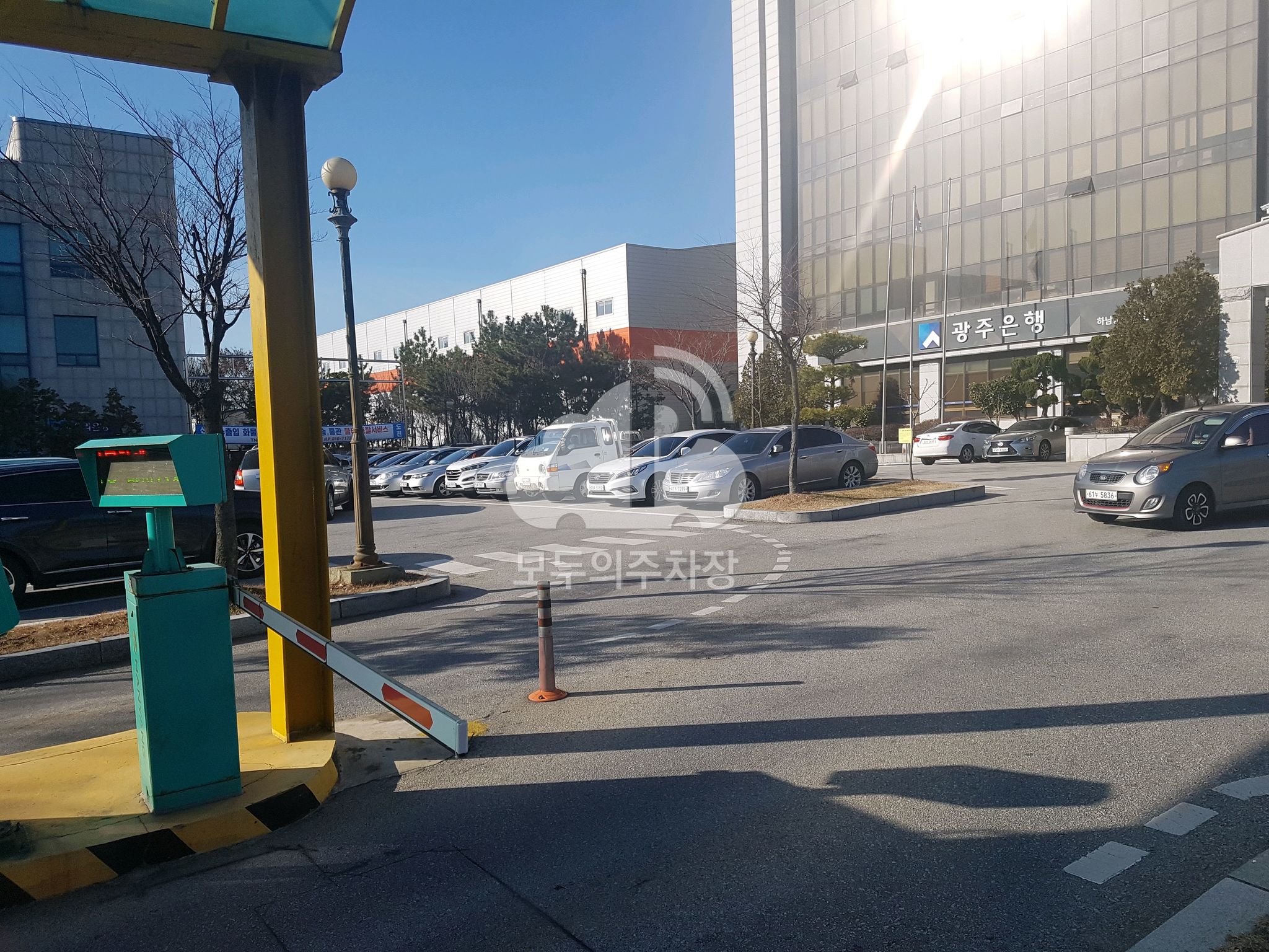 광주광역시 경제고용진흥원 주차장 이미지 1