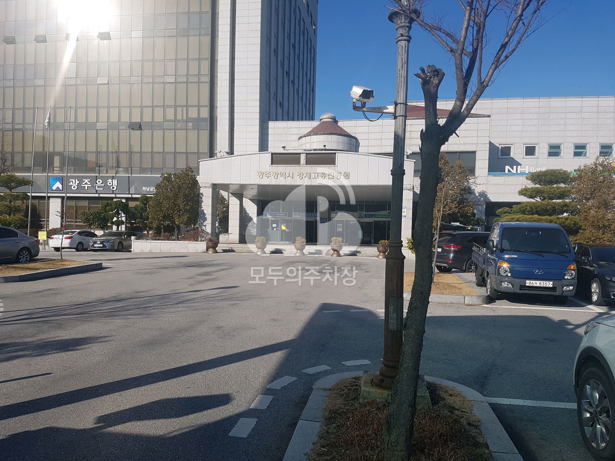 광주광역시 경제고용진흥원 주차장 이미지 4