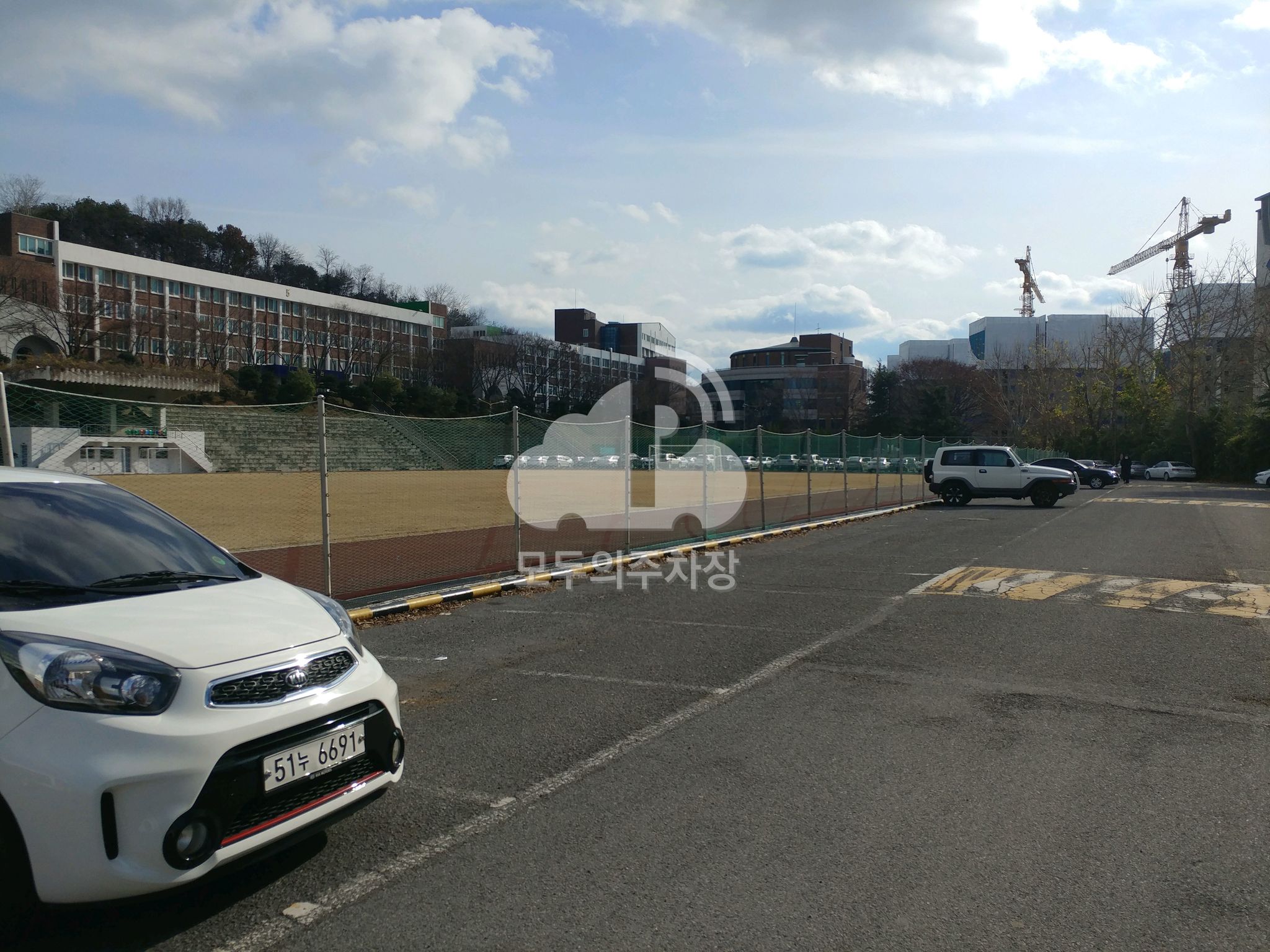 보건대학교 주차장 이미지 3