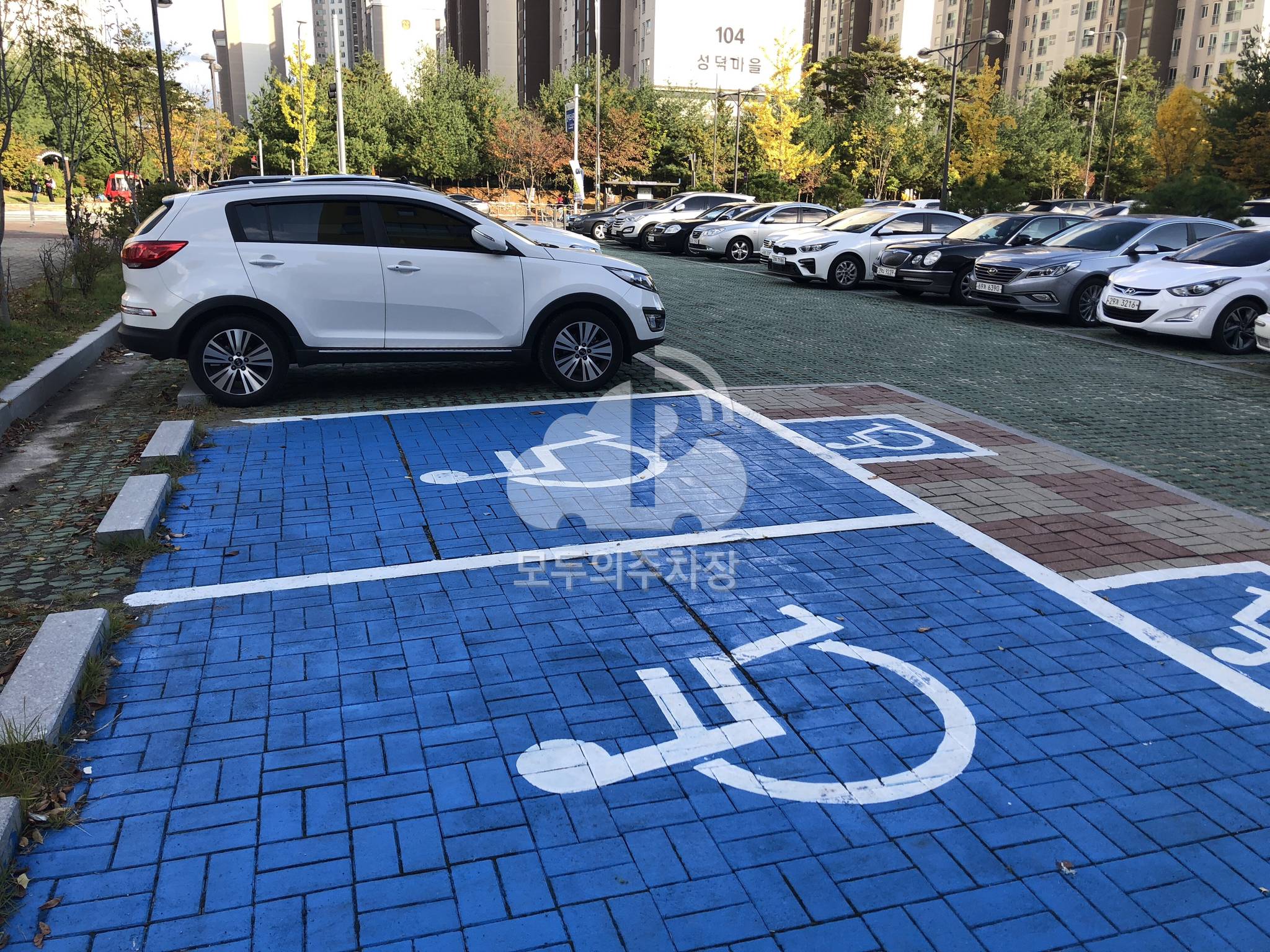 장덕도서관 공영 주차장 이미지 2
