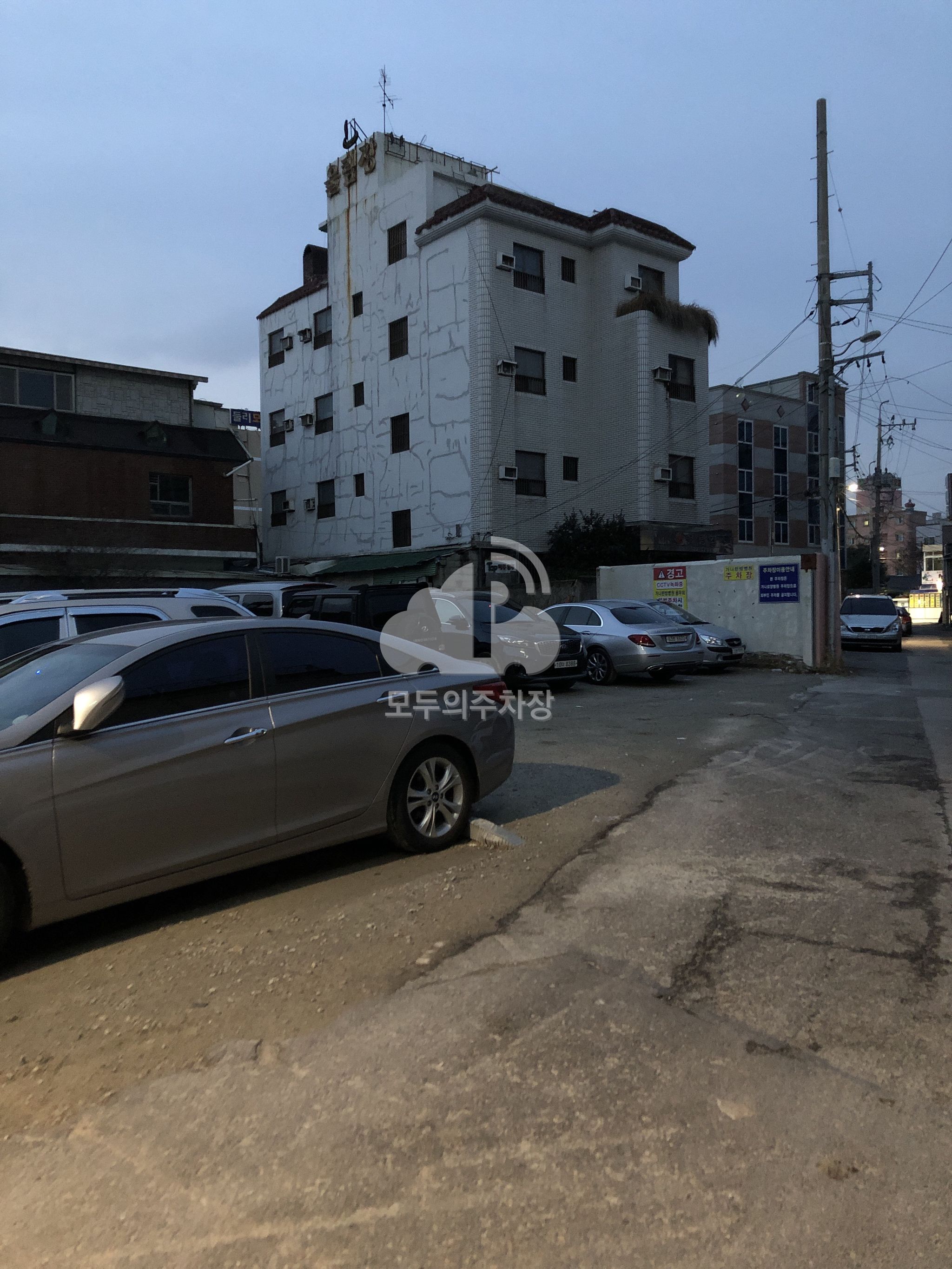 가나 한방병원 외부 주차장 이미지 1