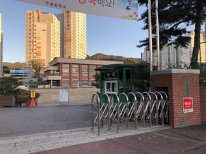 각화중학교 공영 주차장 이미지 2