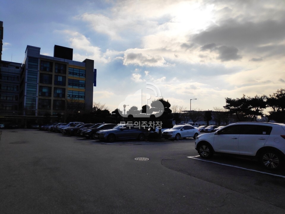 한국 사업인력공단 민영 주차장 이미지 2