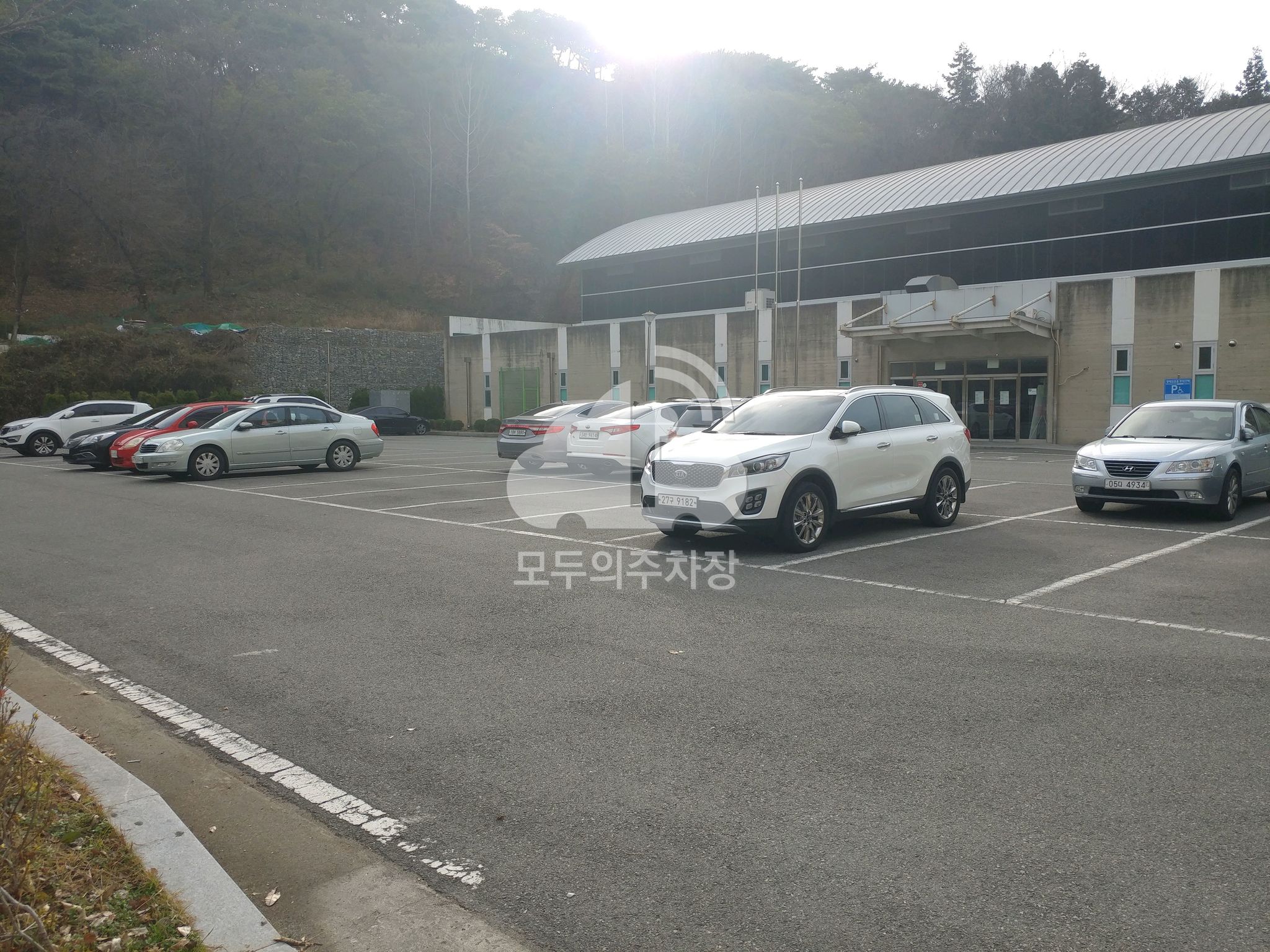 동림체육관 주차장 이미지 3