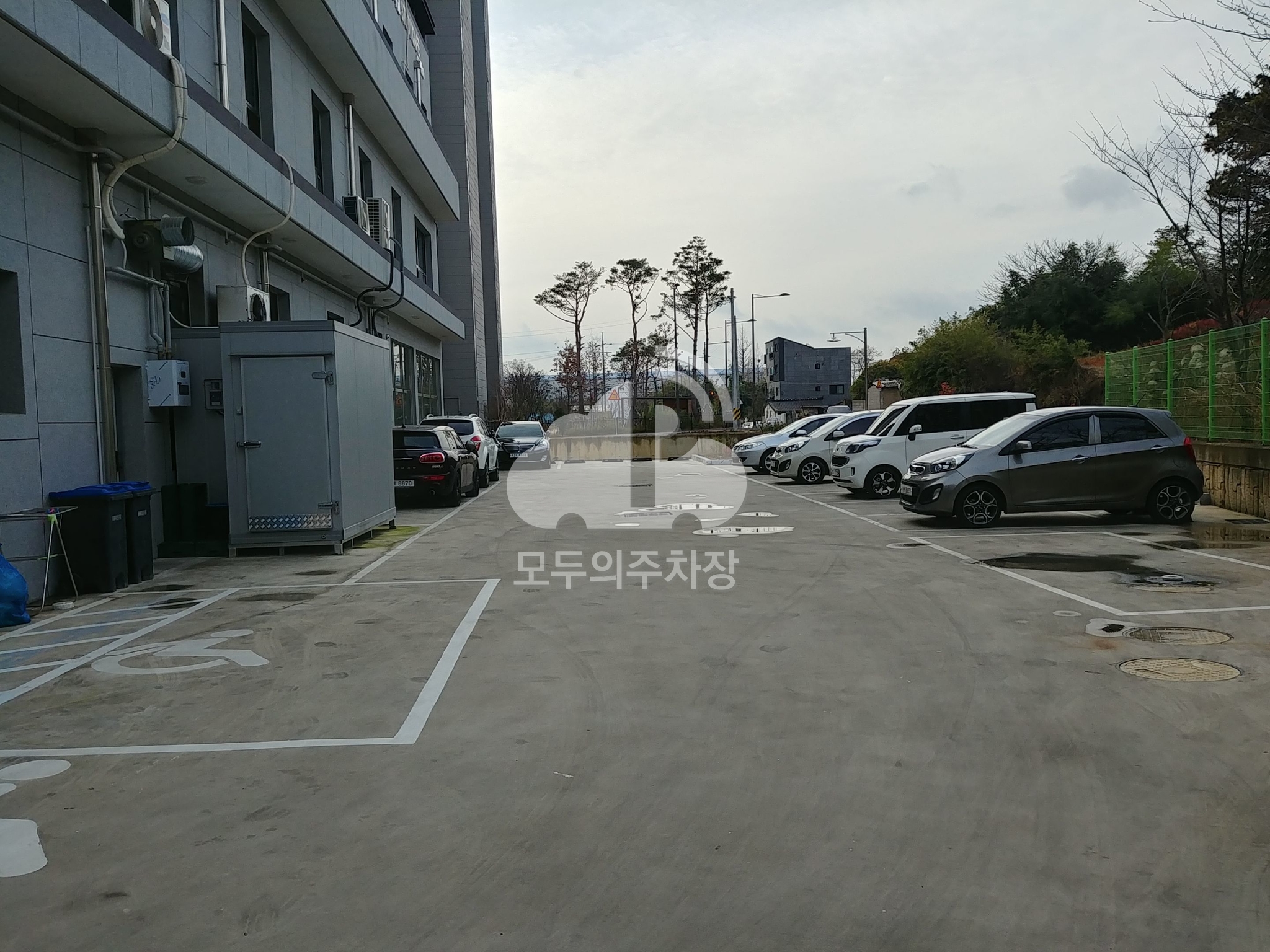 골든타워빌딩 민영 주차장 이미지 3