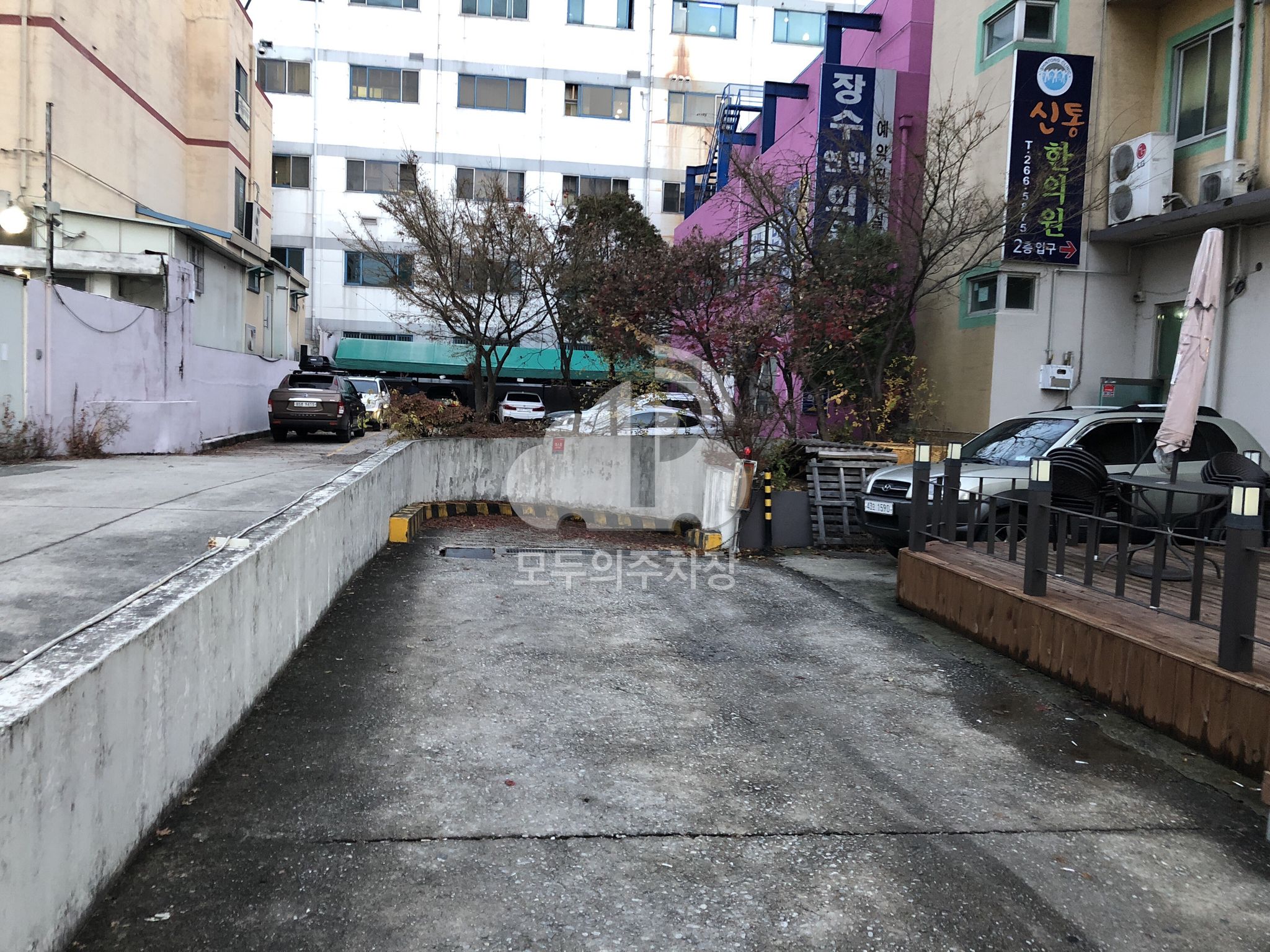 연치과의원 지하 민영 주차장 이미지 1