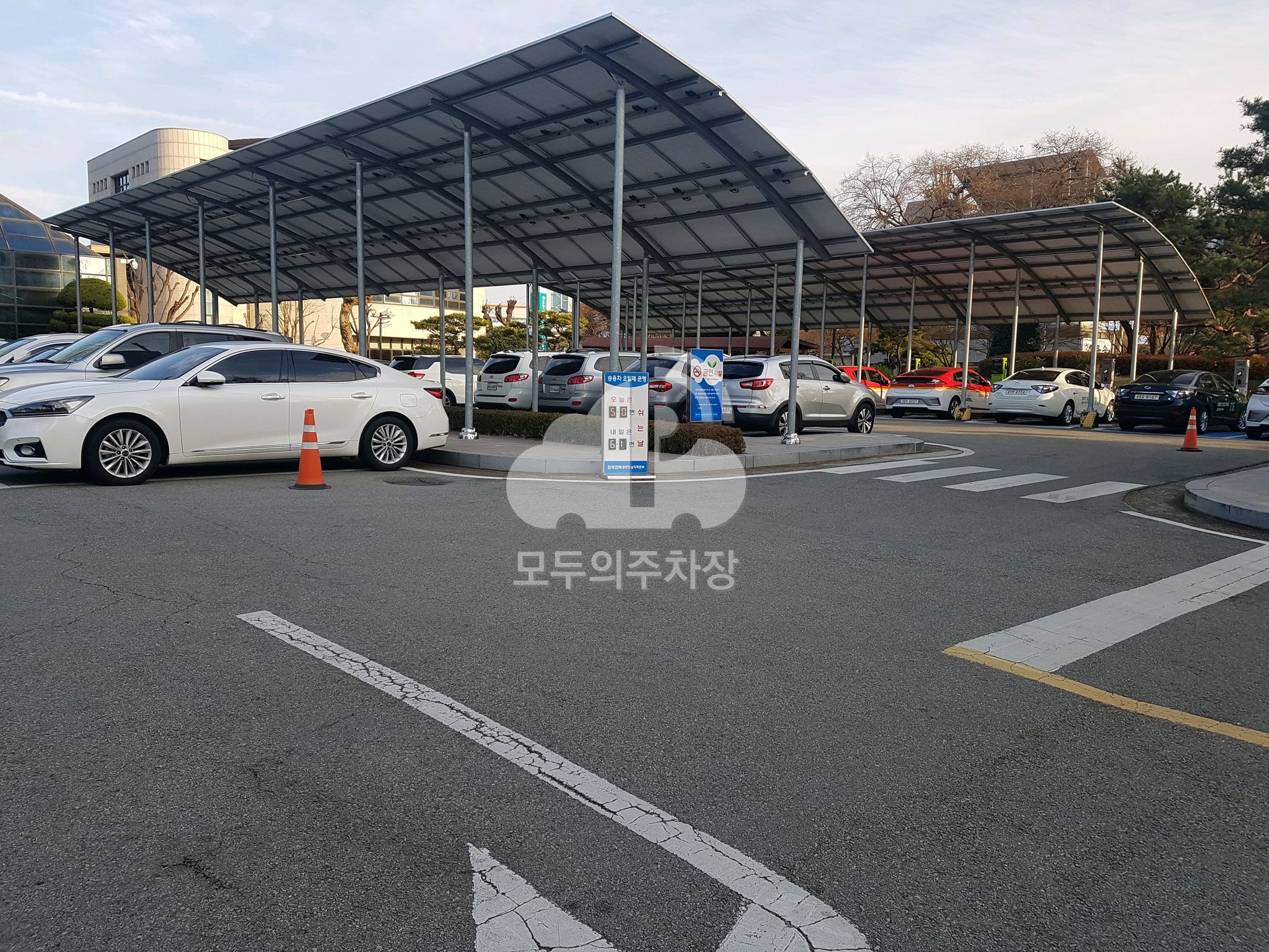 한국전력공사 주차장 이미지 3