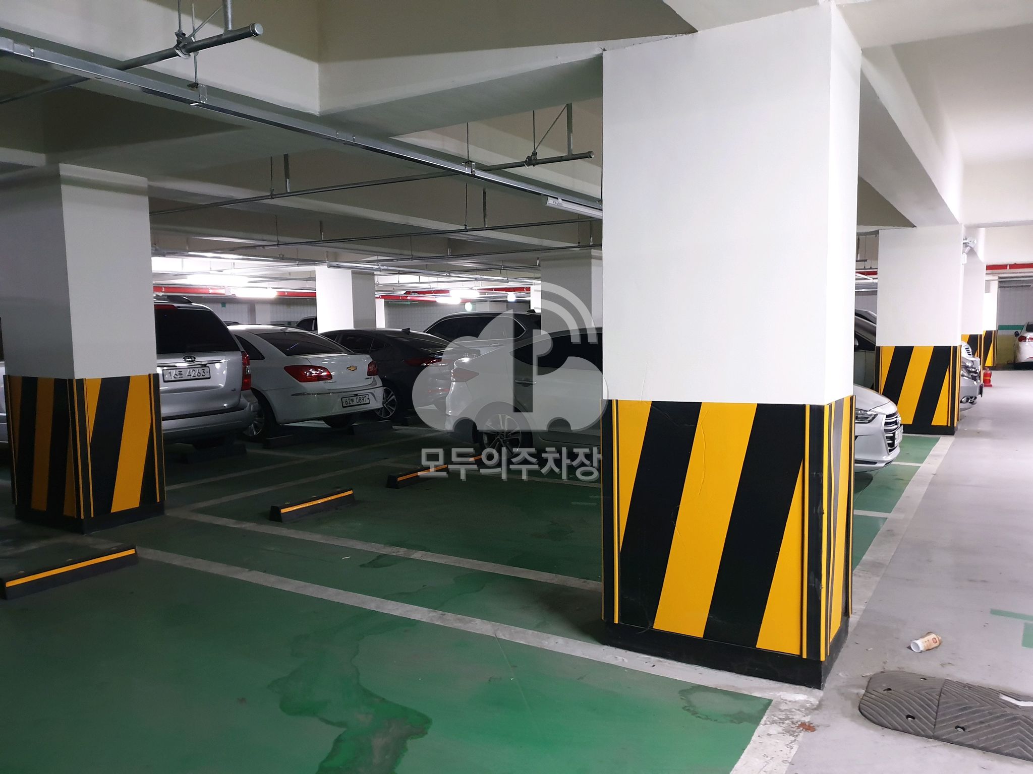운암어린이공원 지하 공영 주차장 이미지 1