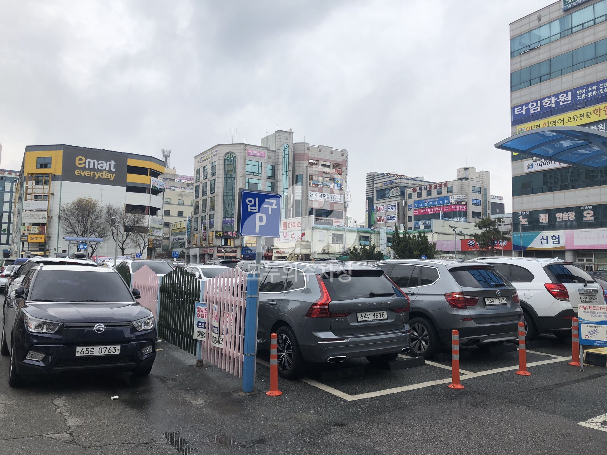 일곡지구킴스마트 옆 공영 주차장 이미지 1