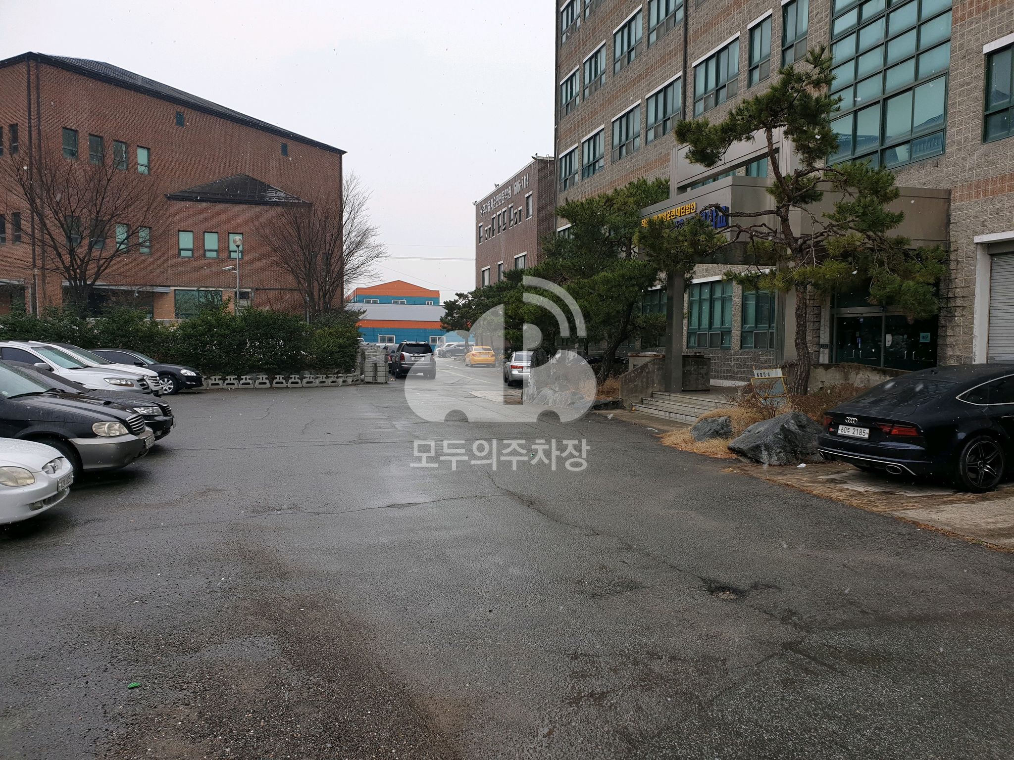 상무대학직업전문학교 민영 주차장 이미지 2