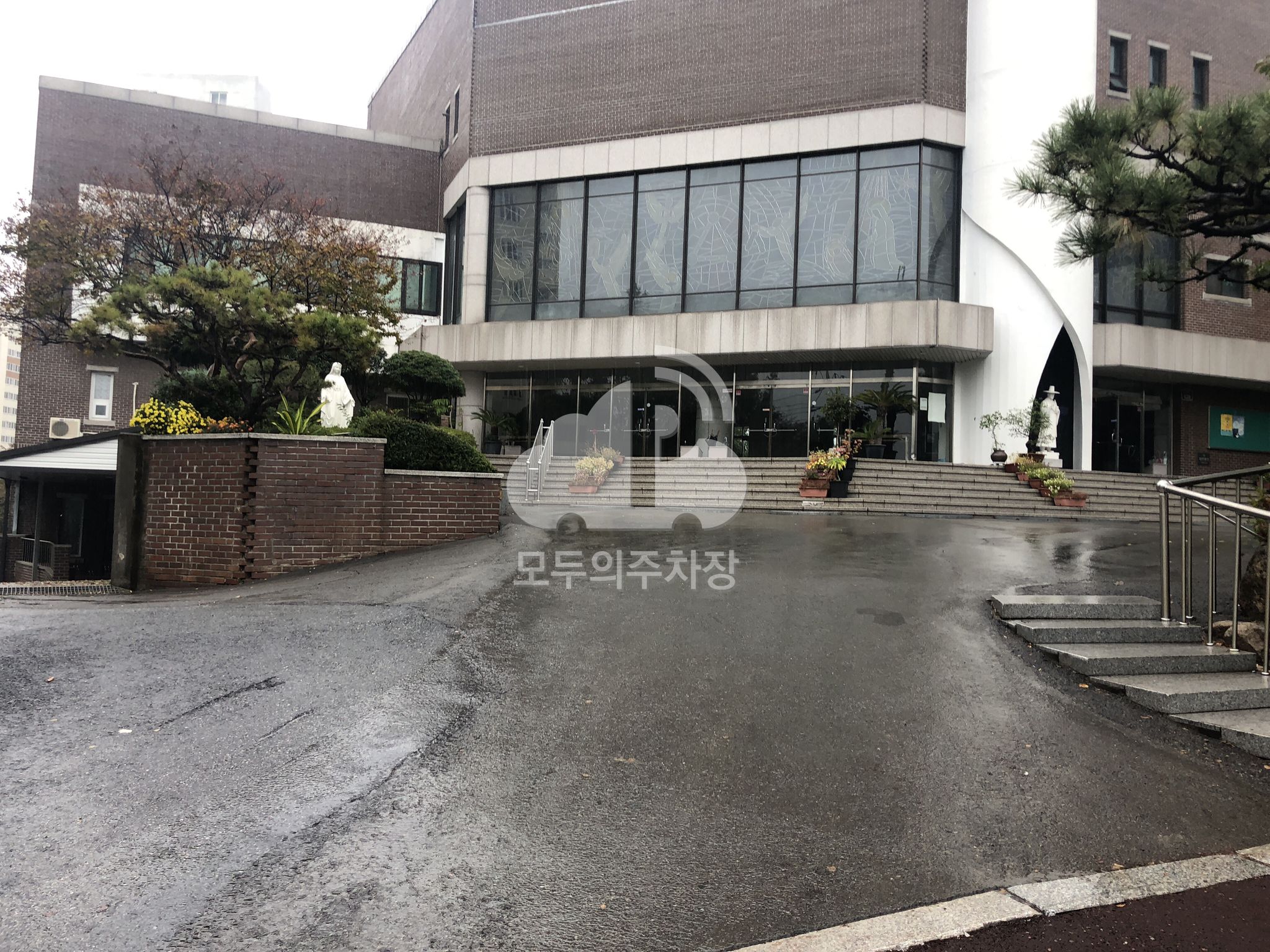 염주동 성당 민영 주차장 이미지 2