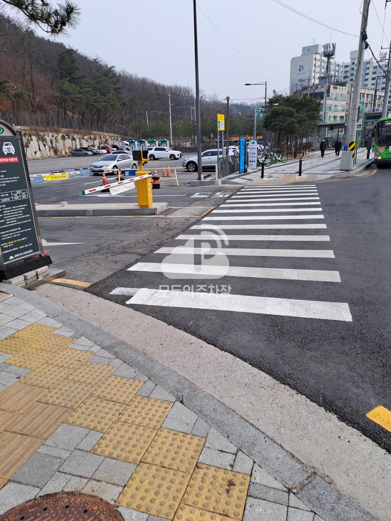 교통광장 공영 주차장 이미지 2