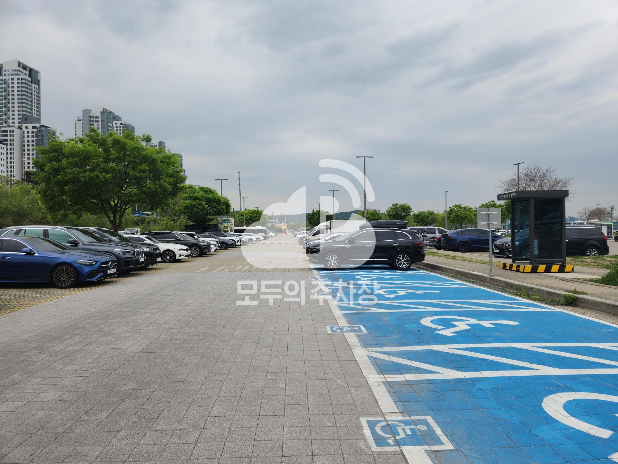 반포 반포대교 남단 하류 공영 주차장 이미지 1
