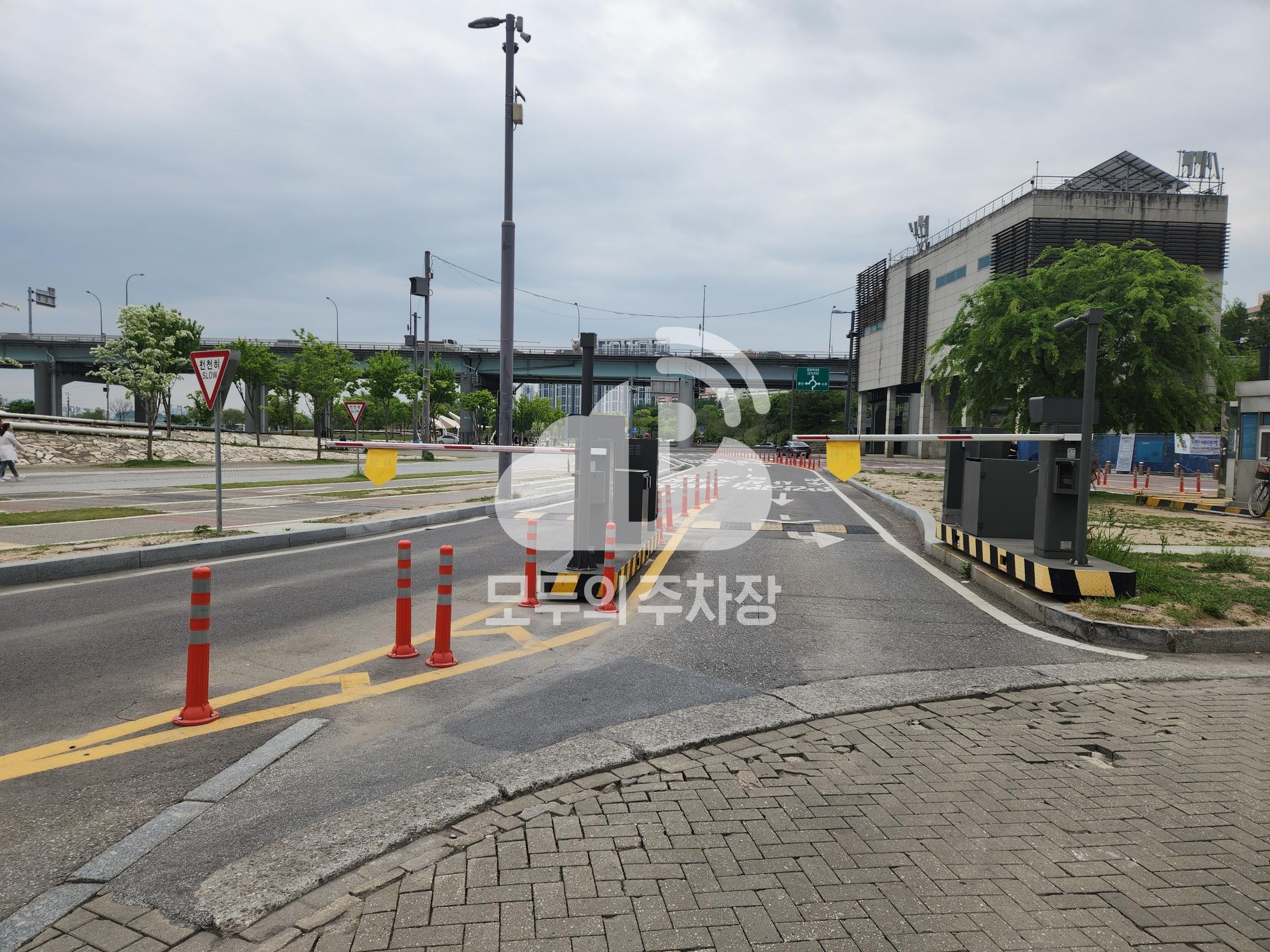 반포 반포대교 남단 하류 공영 주차장 이미지 2