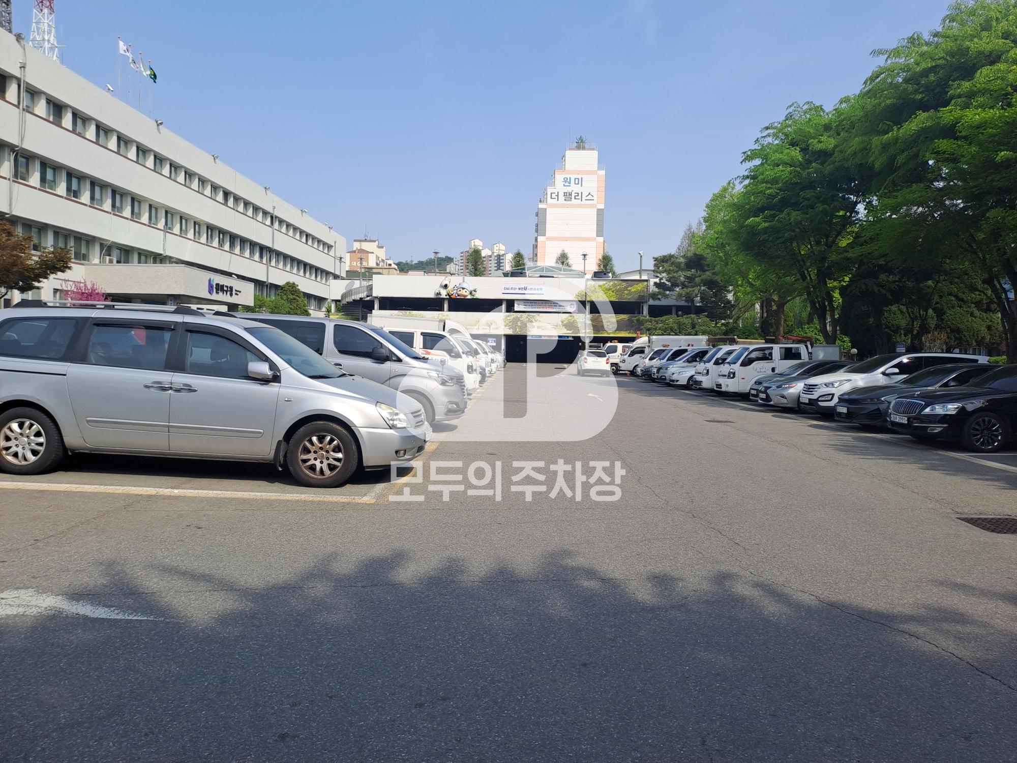 원미어울마당 주차장 이미지 2