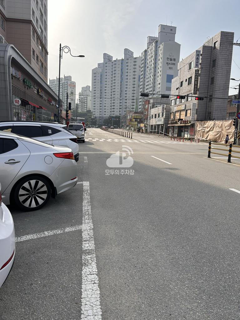 오전천 복개 노상 공영 주차장 이미지 1