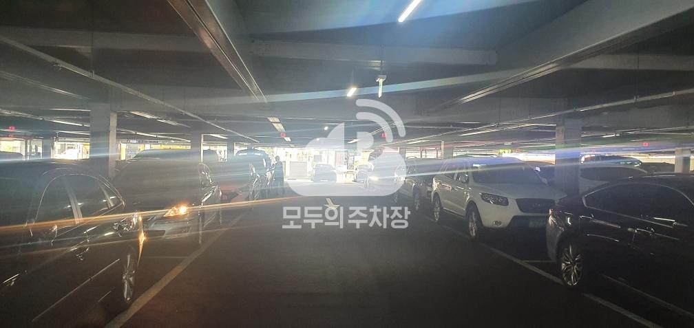 매일올레시장주차빌딩 공영 주차장 이미지 2