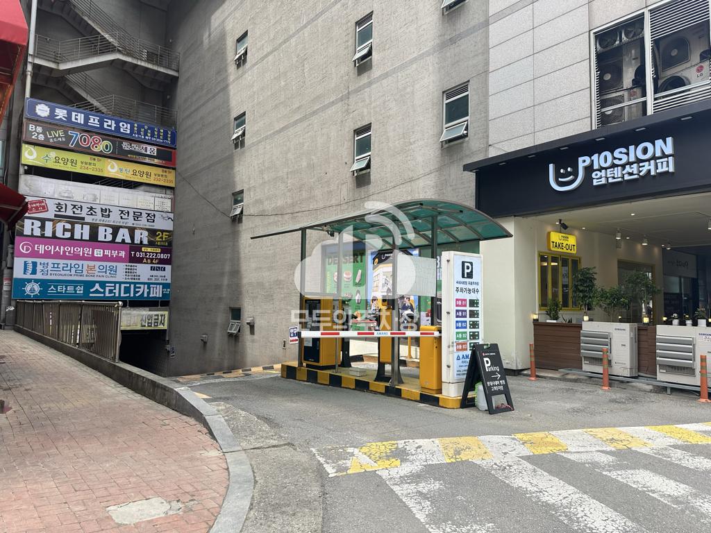 아마노 씨네샤르망 주차장 이미지 1