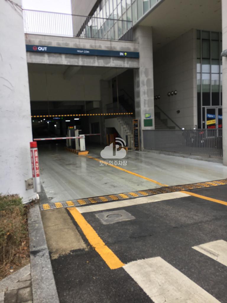 중앙도서관 공영 주차장 이미지 2