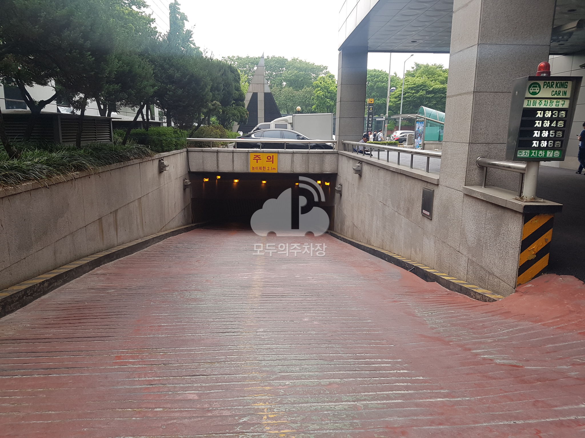 주차장 사진